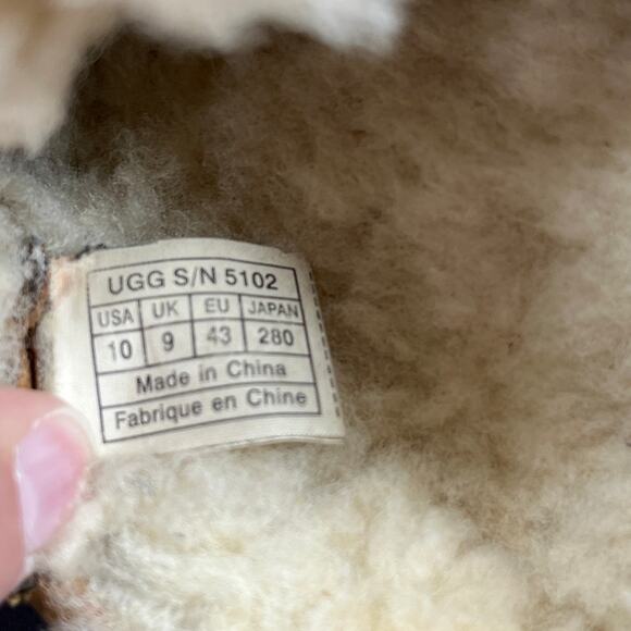 UGG Australia Byron Moccasin Men's Size 10  Sheepskin Slippers 5102 Chestnut - Picture 8 of 14